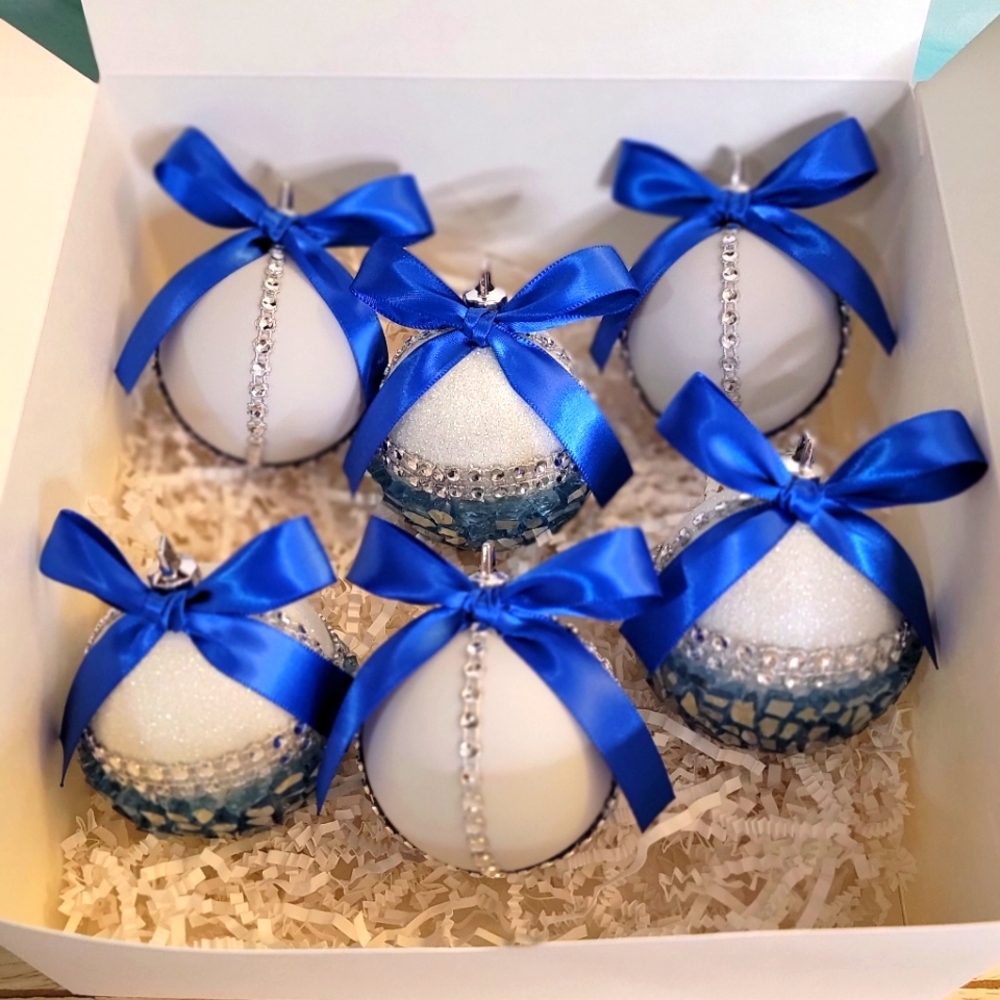 6pc white and royal blue ornament set